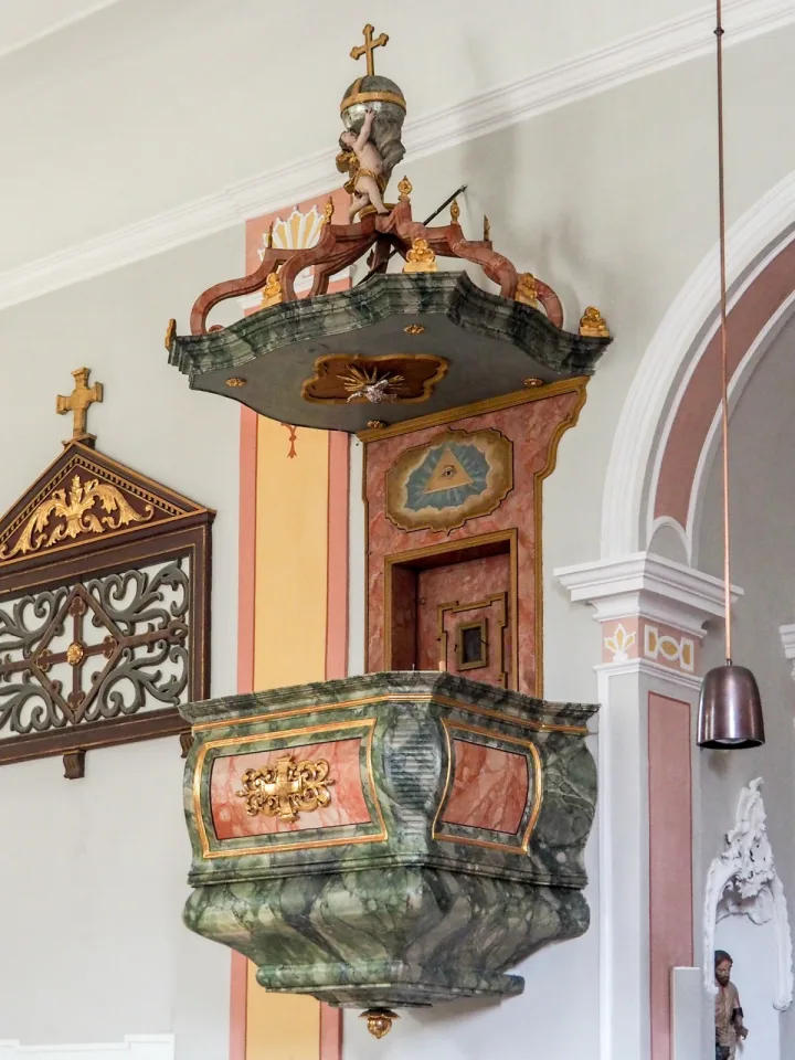 Preekstoel in Pfarrkirche Heiliger Nikolaus, Altenmarkt bei St Gallen