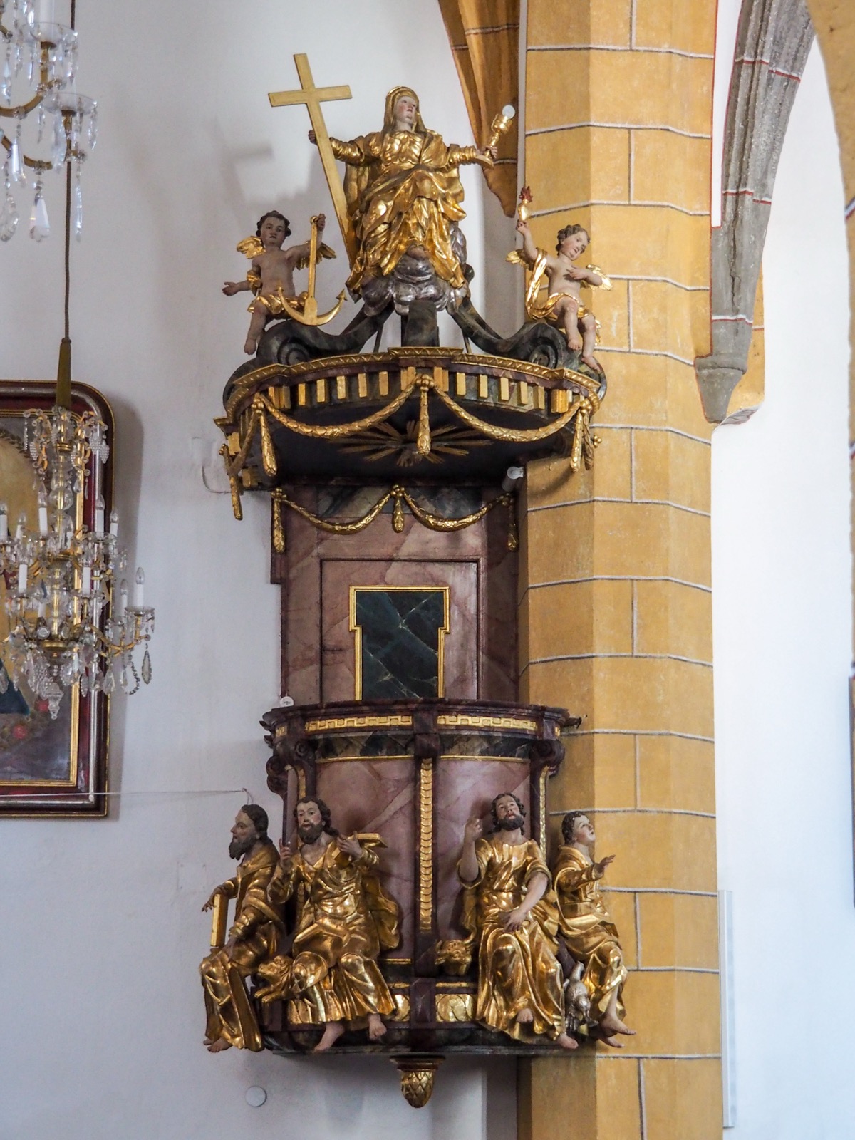 Preekstoel in Stadtpfarrkirche St Peter und Paul, Bleiburg
