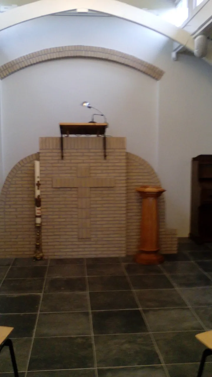 Preekstoel in Noodkerkje uit Ellewoutsdijk, Nieuwdorp