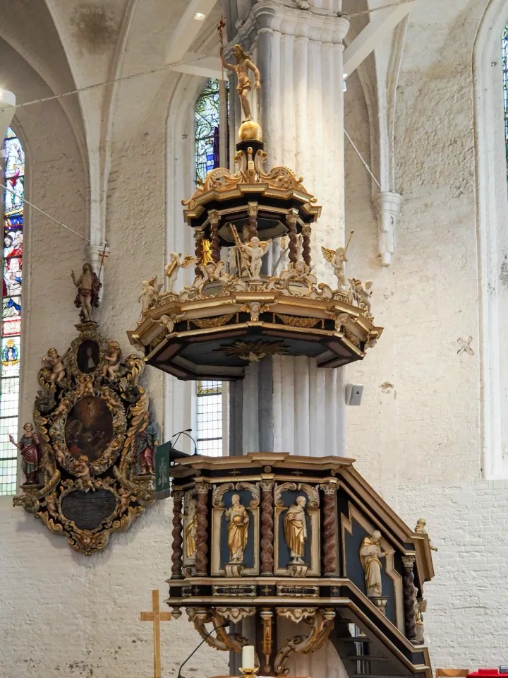 Preekstoel in st. Wilhadi kerk, Stade
