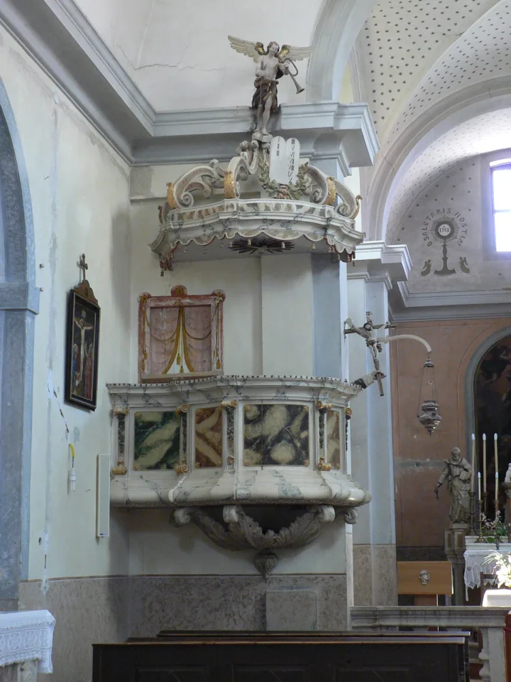 Preekstoel in Sv. Jeronima, Hum