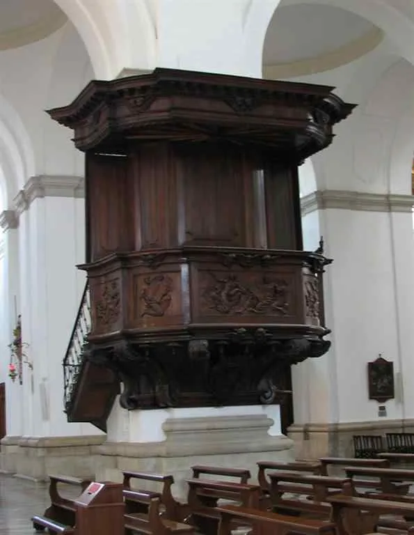 Pulpit at Duomo Santa Maria Assunta, Padova