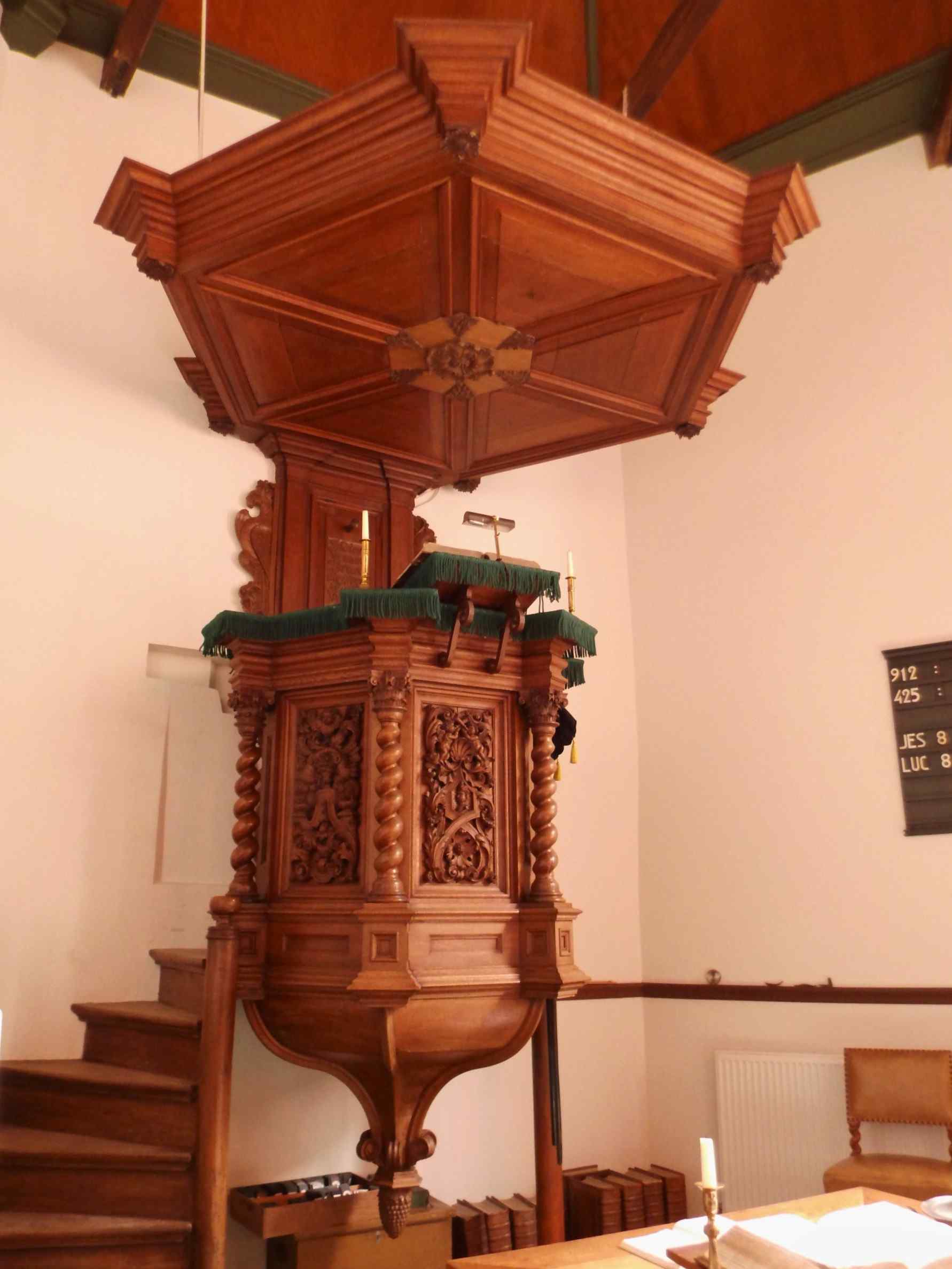Pulpit at Walburgakerk, Ried