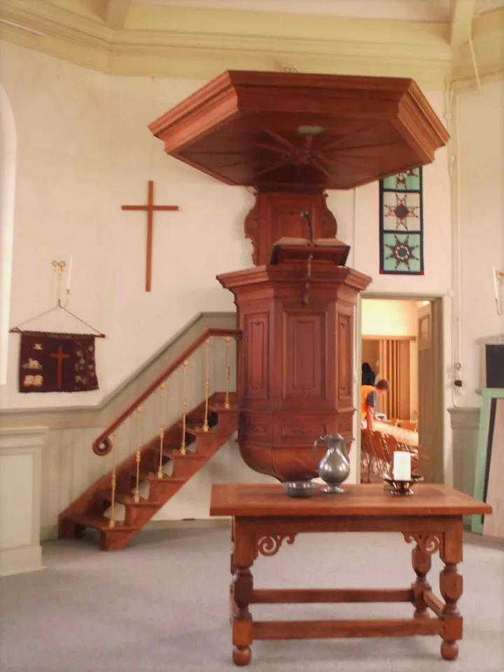 Preekstoel in Doopsgezinde kerk, Berltsum