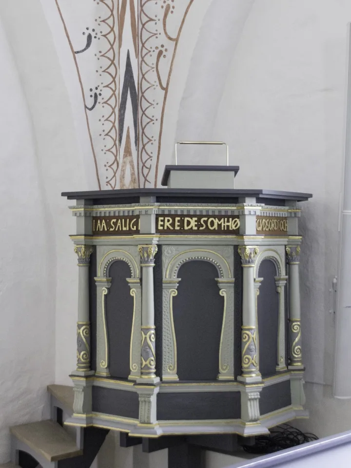 Preekstoel in Them Kirke, Them