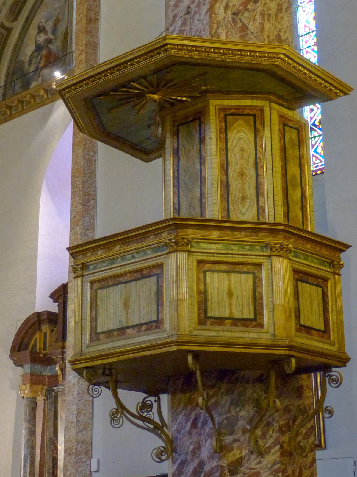 Pulpit at Cattedrale di San Lorenzo, Perugia