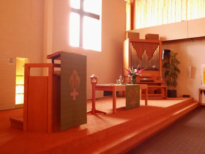 Preekstoel in ontmoetingskerk, Gorredijk