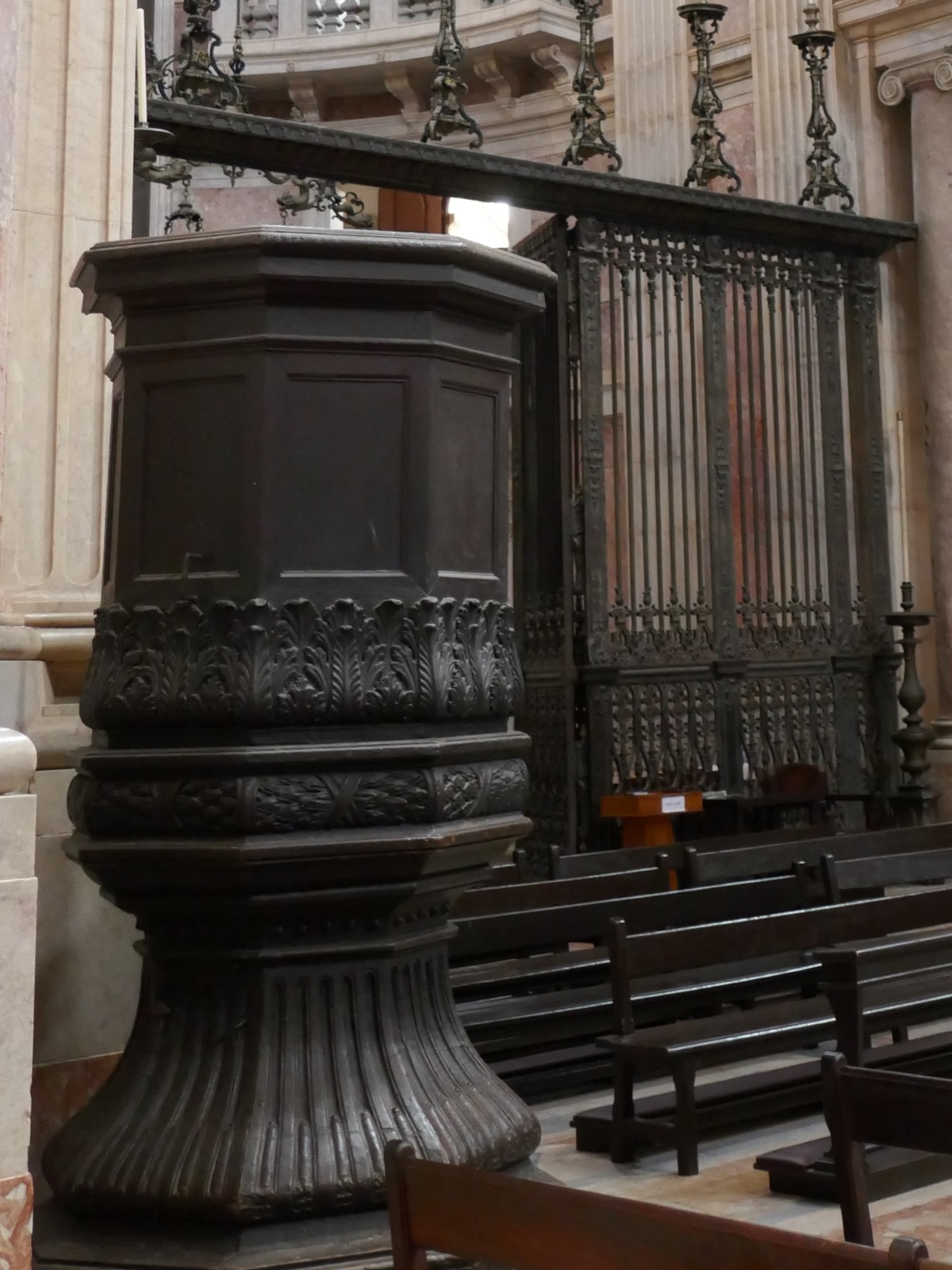 Pulpit at Basilica de Mafra, Mafra