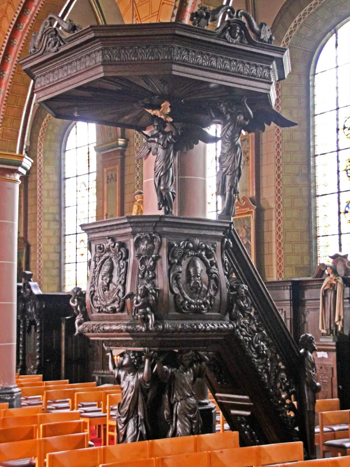 Pulpit at  Sint-Niklaaskerk, Buggenhout