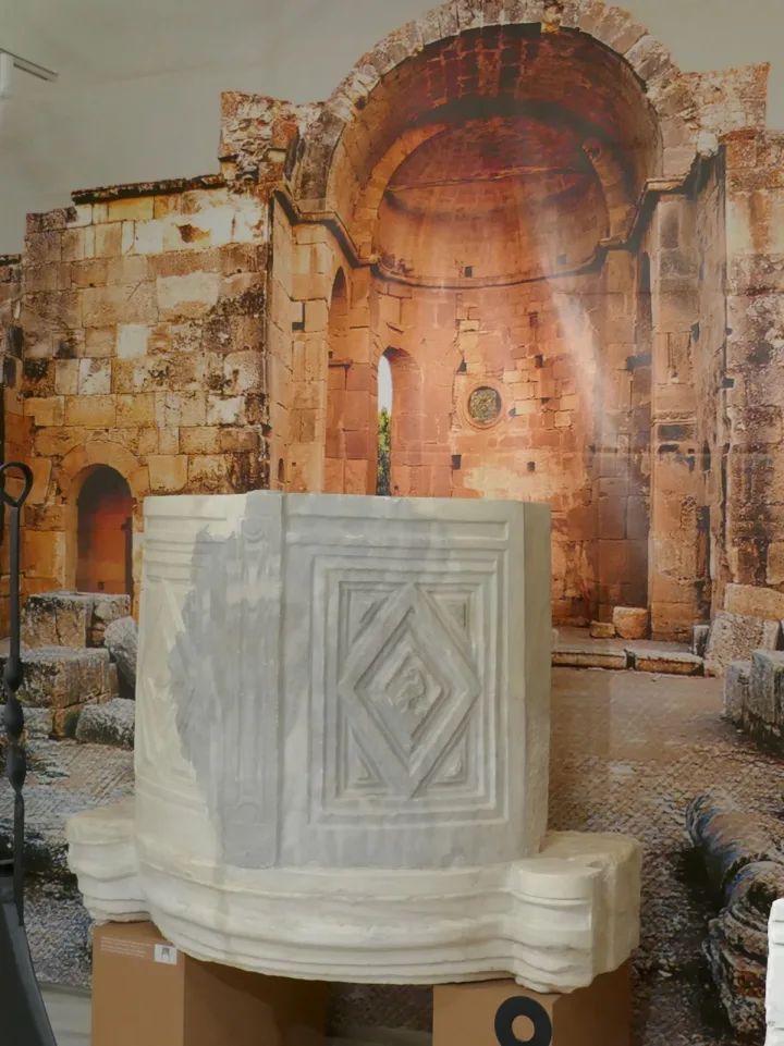 Preekstoel in Basilica of St Titus, Gortys