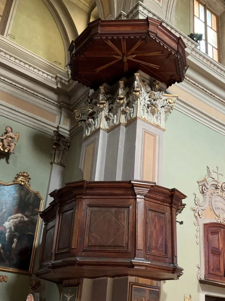 Preekstoel in Chiesa Parrocchiale di San Giovanni Battista, Alzo