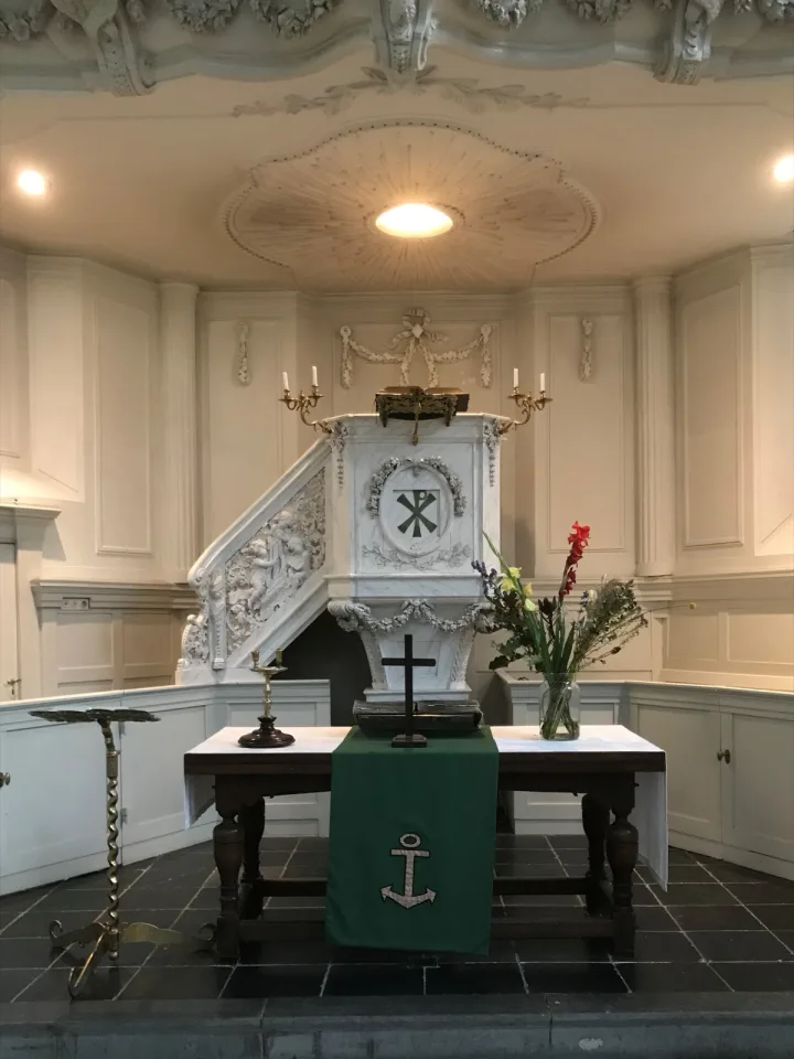 Preekstoel in Trinitatiskapel, Dordrecht