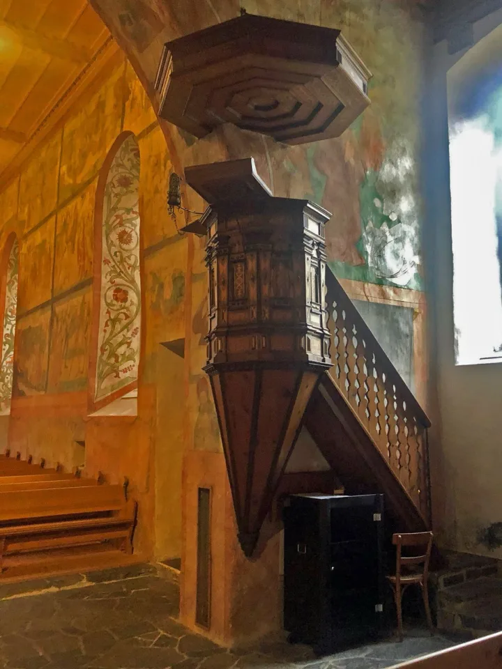 Preekstoel in Mauritiuskirche, Saanen