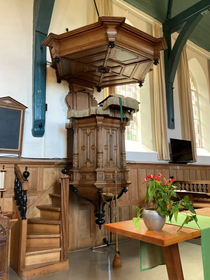 Pulpit at Gertrudis kerk, Achlum