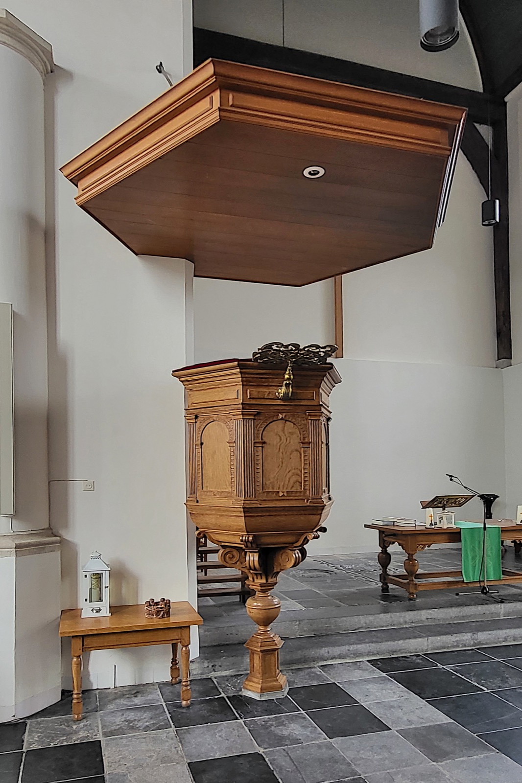 Pulpit at Hervormde Kerk, Haastrecht