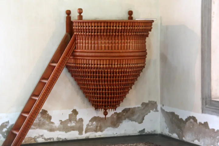 Preekstoel in Mosque of Pasha Qasim, Pecs