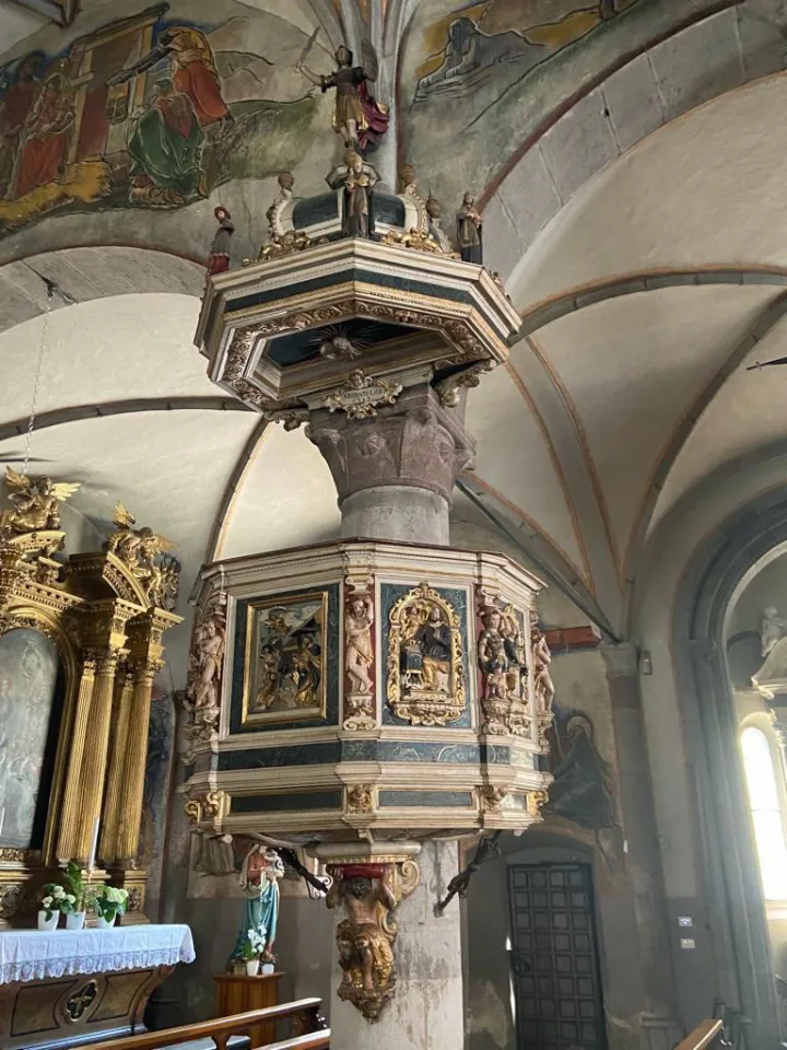 Preekstoel in Chiesa di San Maria Assunta, Male