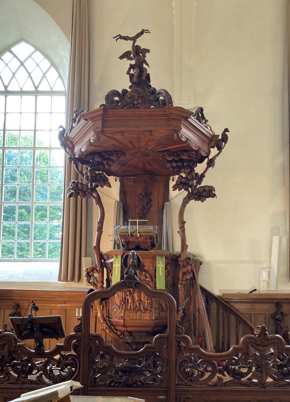 Preekstoel in Sixtuskerk, Sexbierum