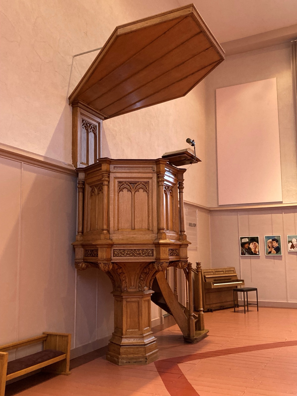 Pulpit at Sint Martinuskerk, Tzummarum
