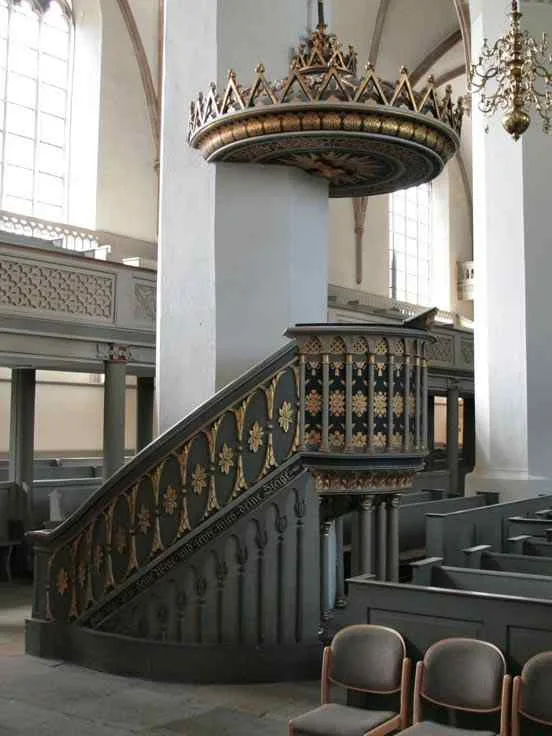 Preekstoel in Stadtkirche St. Marien, Wittenberg
