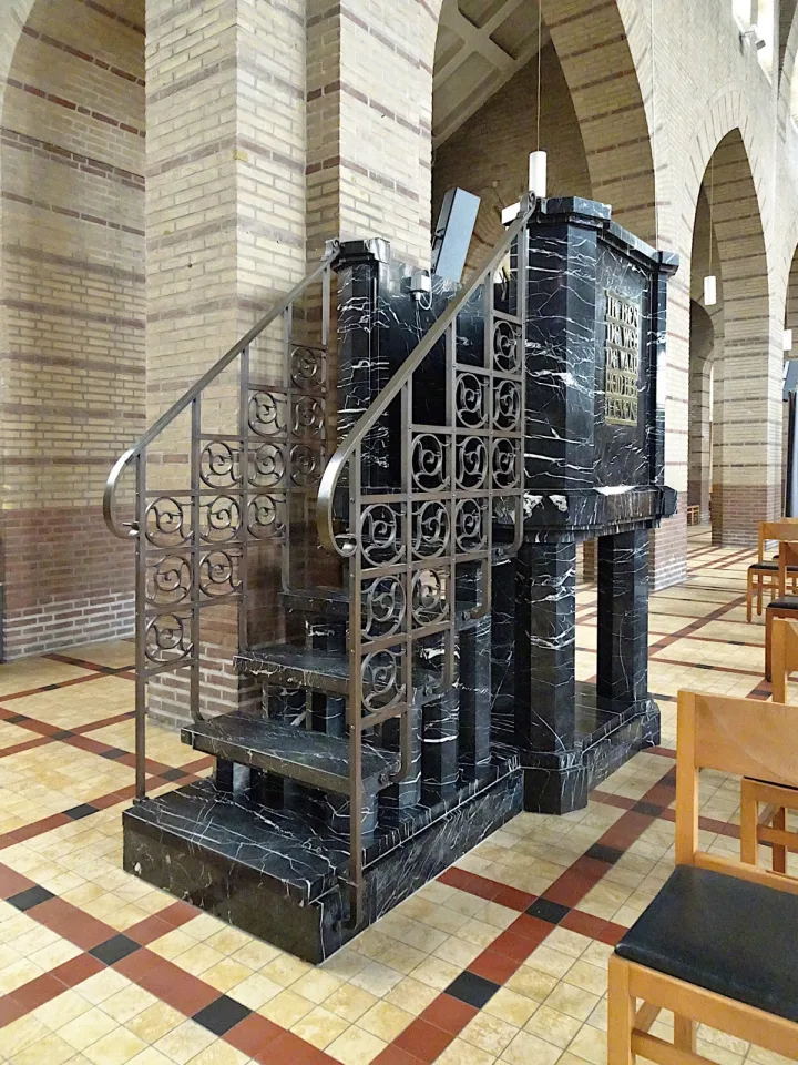 Pulpit at Sint-Lambertuskerk, Hechtel