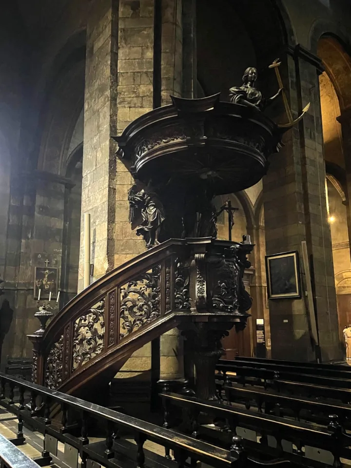 Preekstoel in Basiliek van Onze Lieve Vrouwe, Maastricht