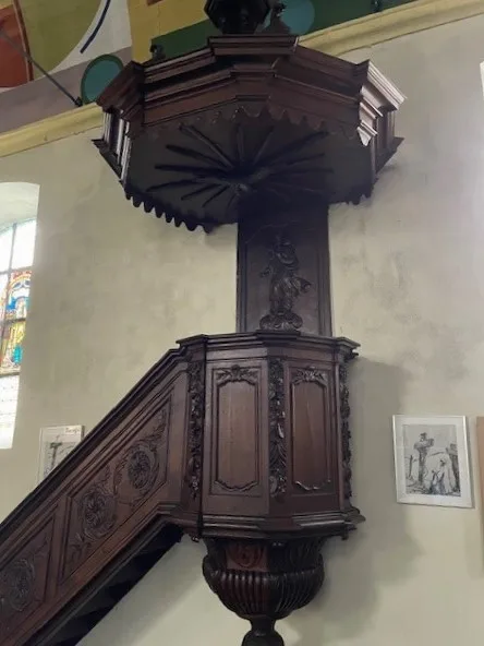 Preekstoel in Eglise Sainte Agathe, Laforet