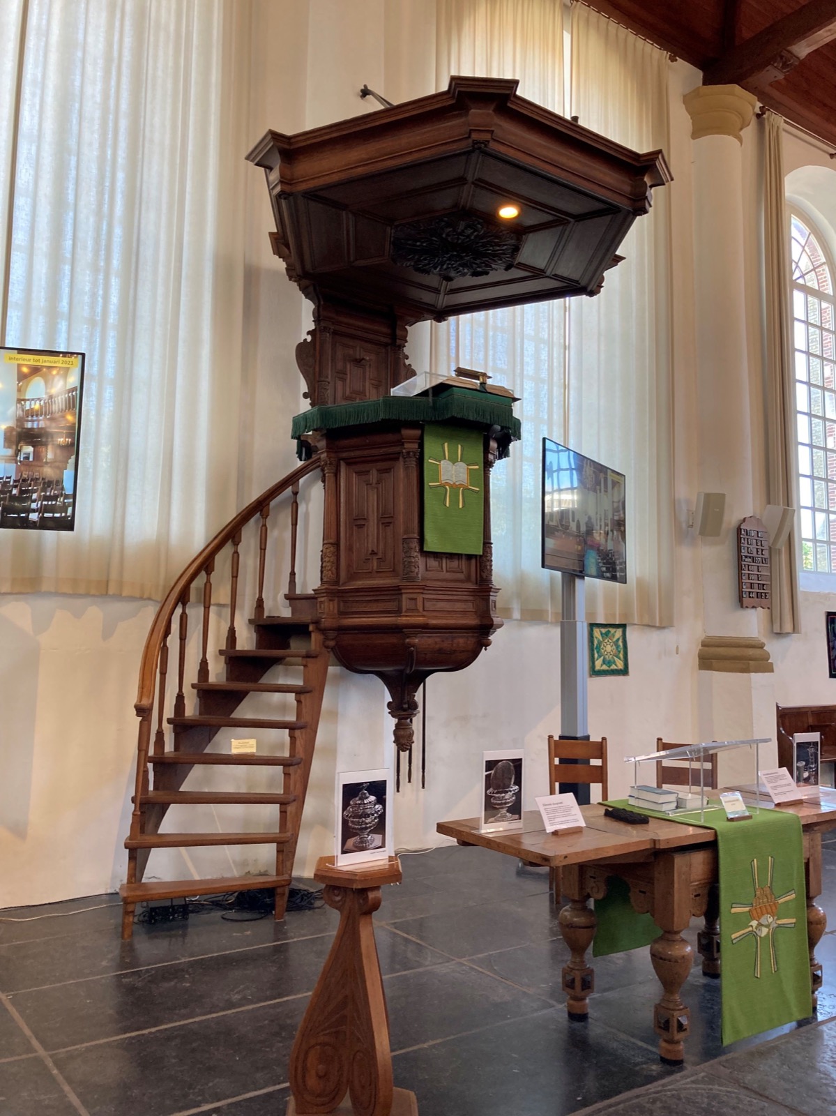 Pulpit at Hobbe van Baerdt kerk, Joure