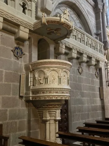 Preekstoel in Basilica of St. Francis Xavier, Javier