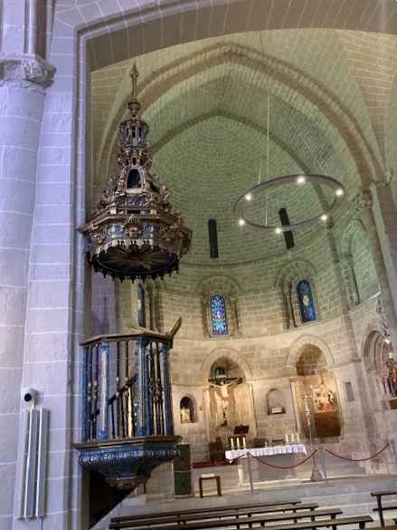 Preekstoel in Iglesia de San Pedro de la Rua, Estella