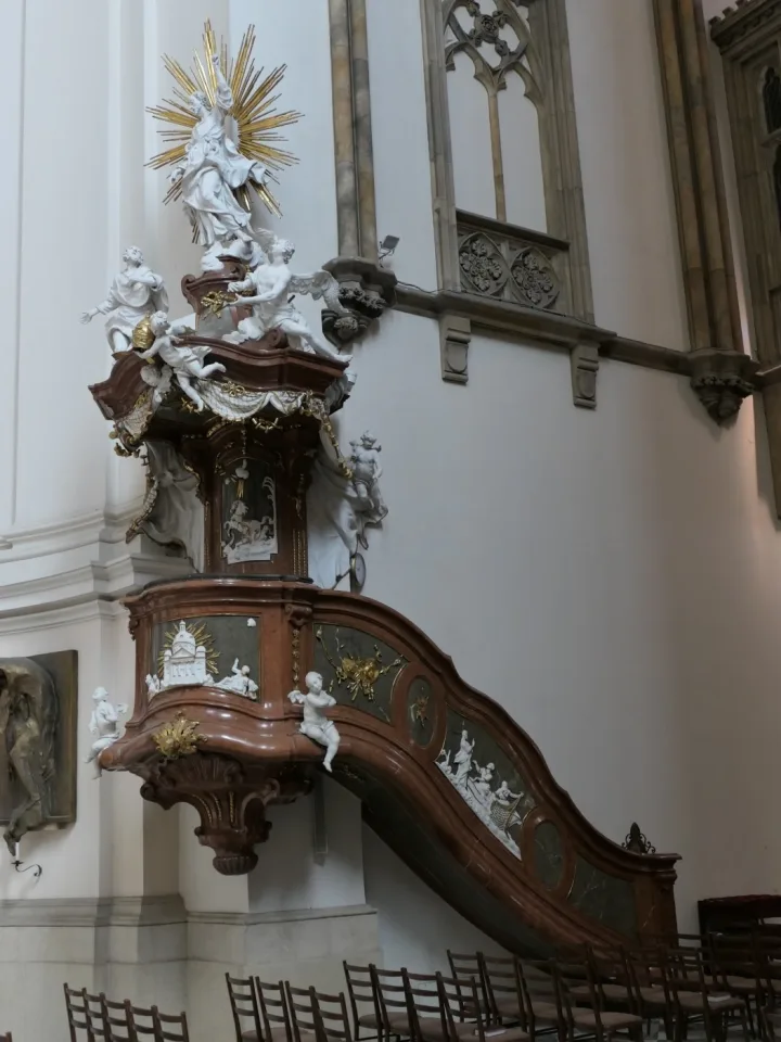 Preekstoel in Katedrale sv Petra a Pavla, Brno