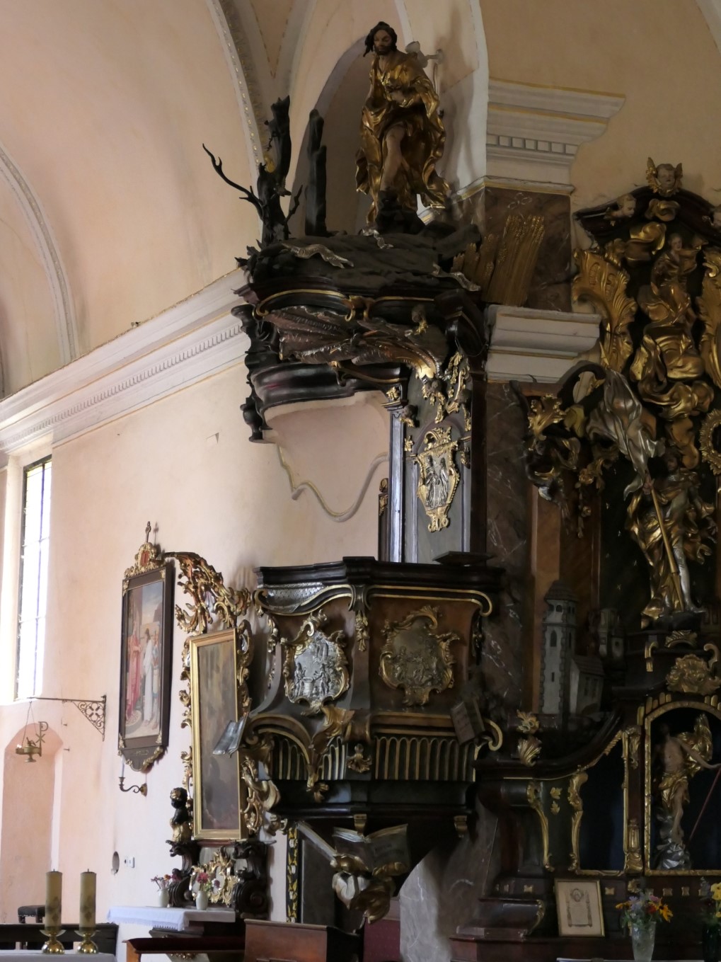 Pulpit at Kostel Nanebevzeti Panny Marie, Netolice