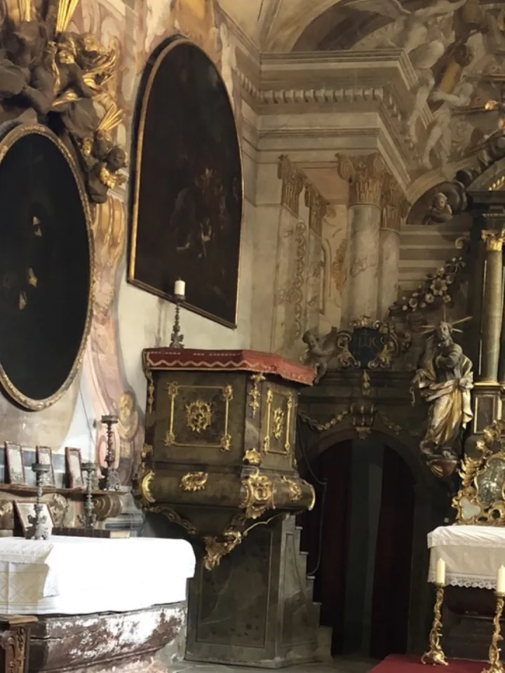 Preekstoel in Kapel van Hrad Pernstejn, Nedvedice