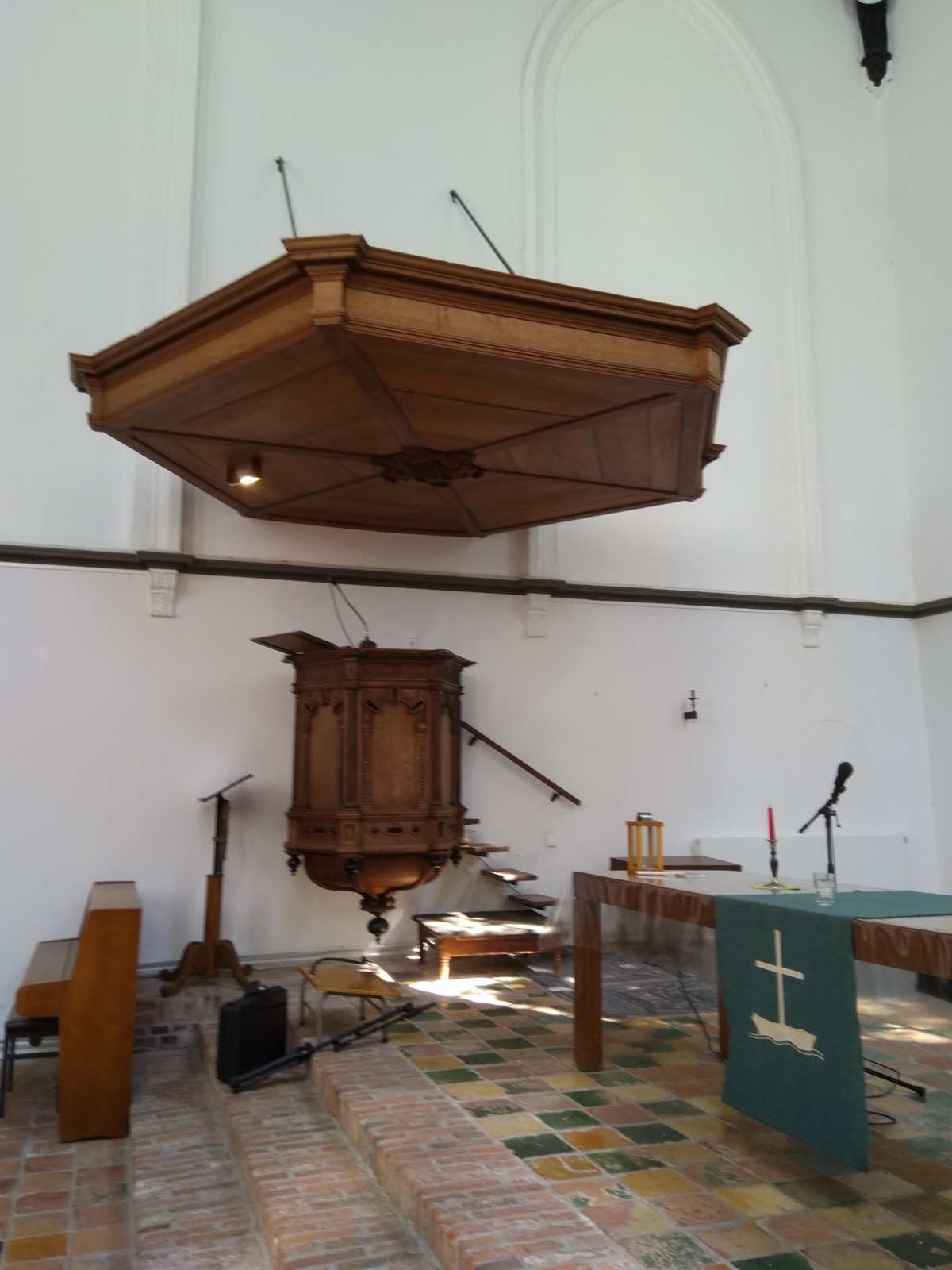 Preekstoel in Bartholomeuskerk , Beerta