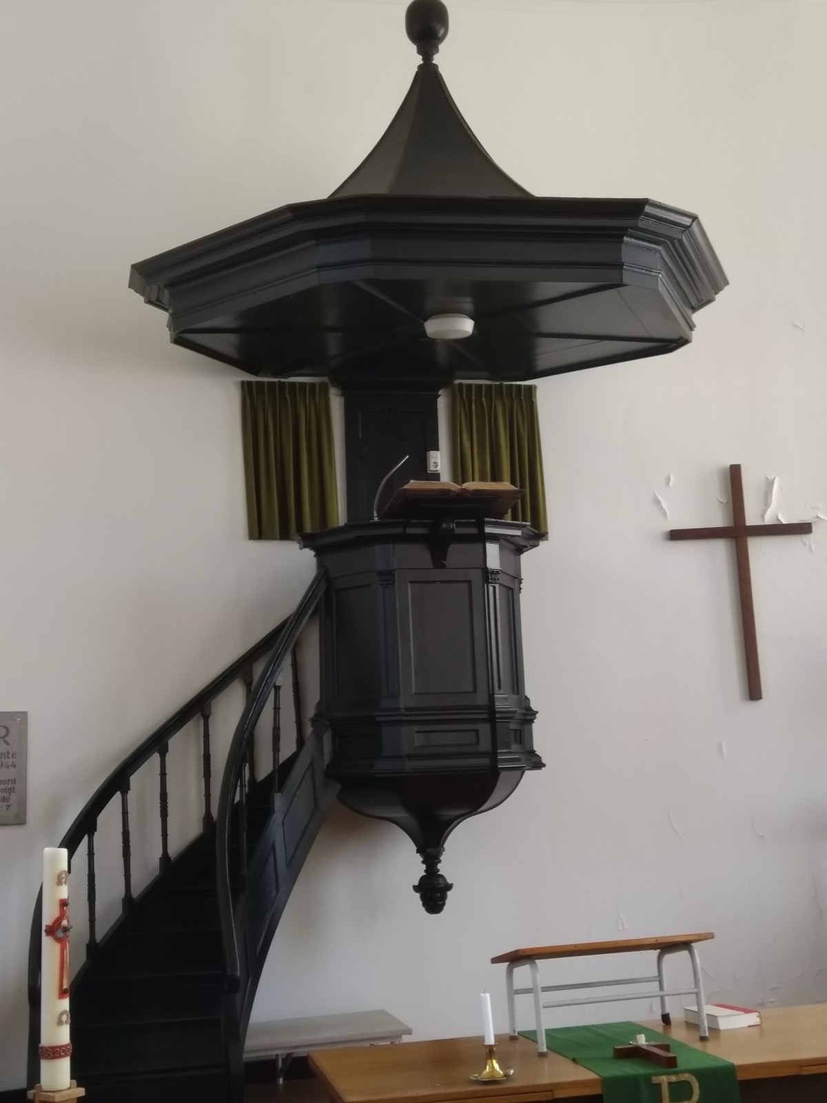 Preekstoel in Waterstaatskerk, Nieuw Beerta