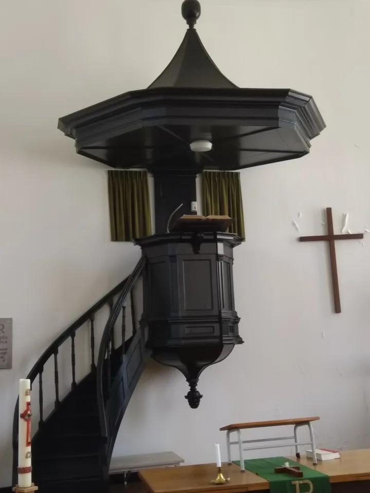 Preekstoel in Waterstaatskerk, Nieuw Beerta