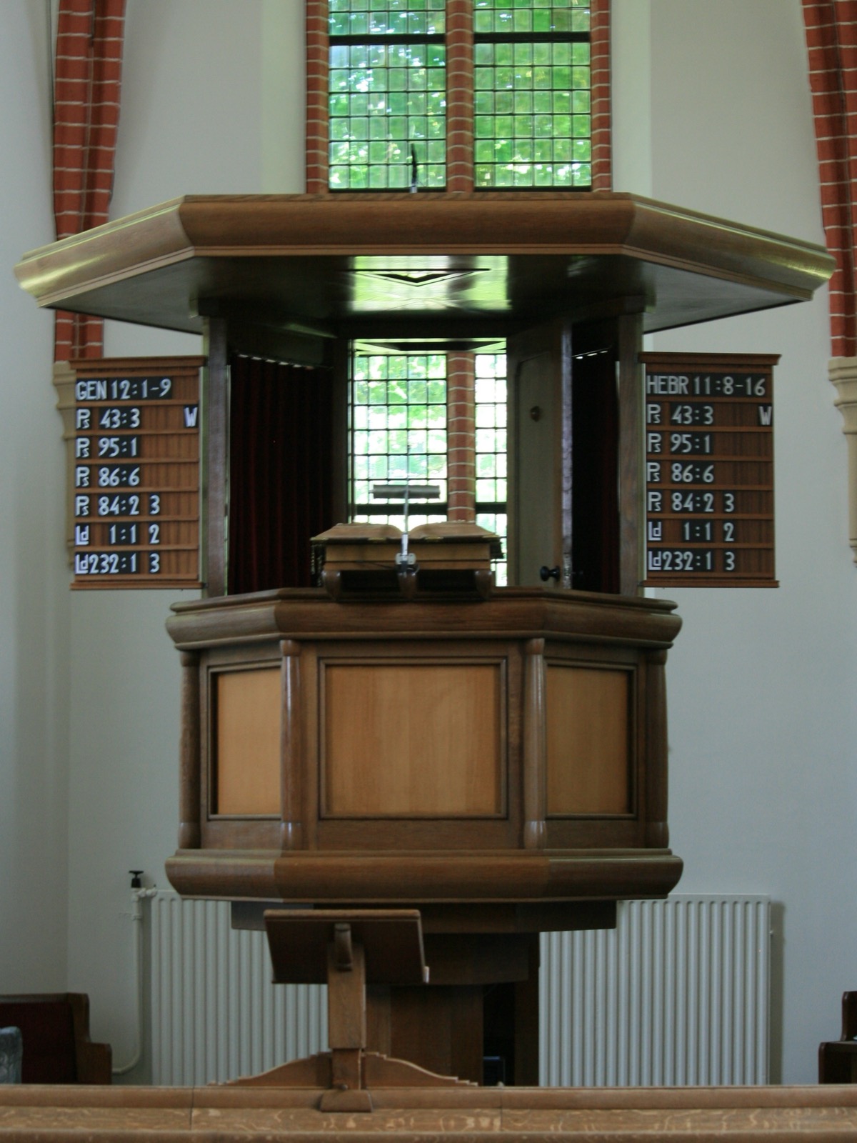 Preekstoel in Hervormde Kerk, Onstwedde