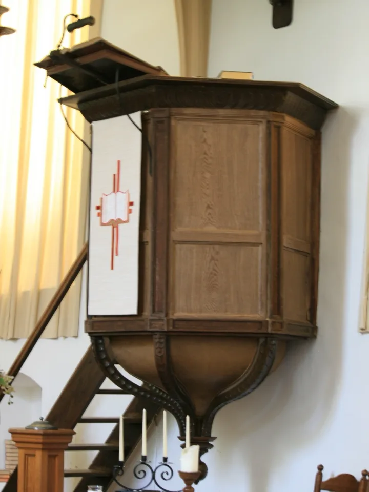 Preekstoel in Hervormde Kerk, Vlagtwedde