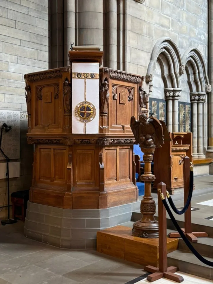 Preekstoel in University Chapel, Glasgow