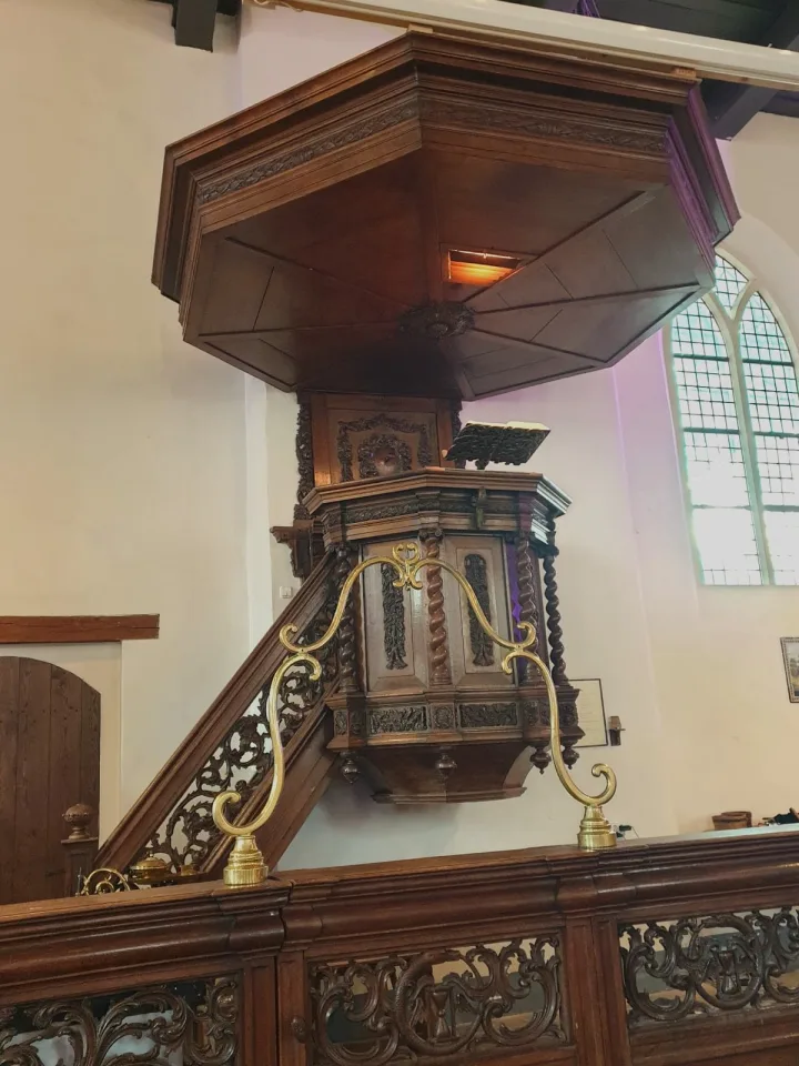 Preekstoel in Grote of MariaKerk, Meppel
