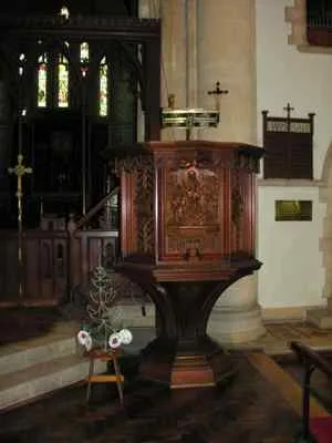 Preekstoel in Kathedraal van St. Michael & St. George, Grahamstown