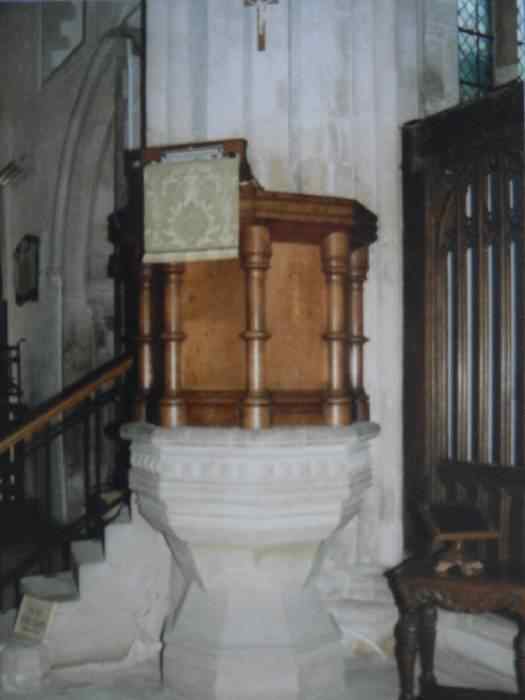 Preekstoel in St James' Church, Avebury