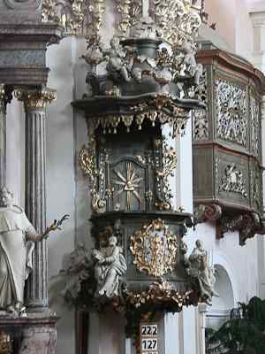 Pulpit at Szent Anna Piarista Templom, Vac