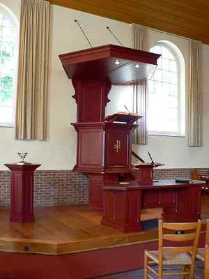 Pulpit at Hervormde Kerk, Enter