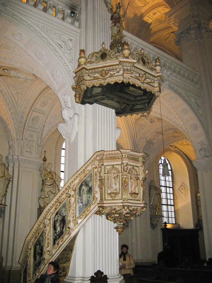 Preekstoel in St Andreaskirche, Dusseldorf
