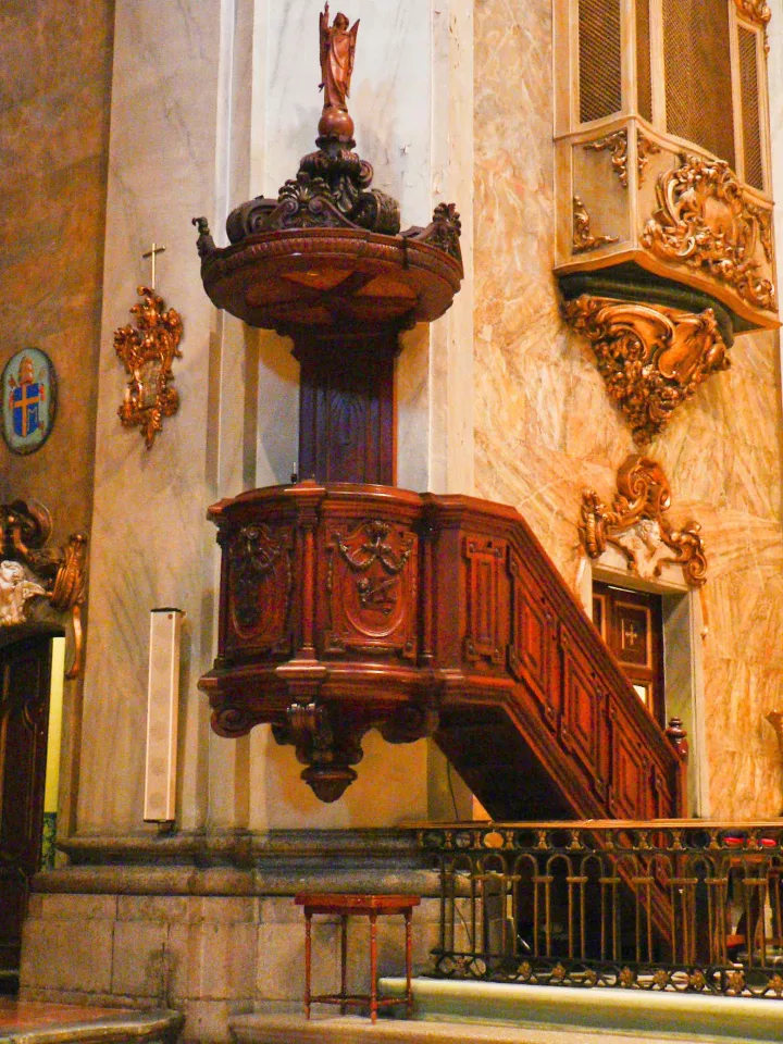 Pulpit at Basilica Pontificia de San Miguel, Madrid