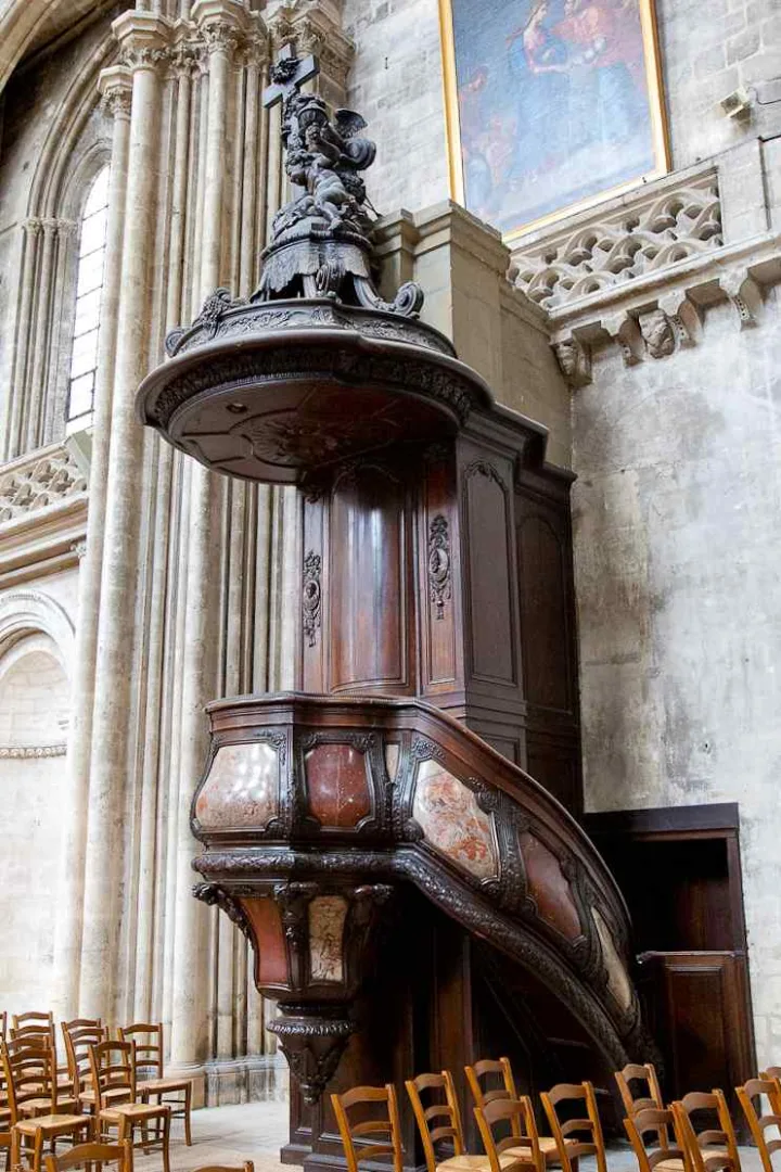 Preekstoel in Cathedrale Saint-Andre, Bordeaux