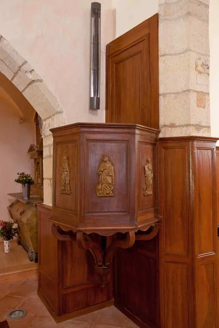 Preekstoel in Notre-Dame de La Roque-Gageac, La Roque-Gageac