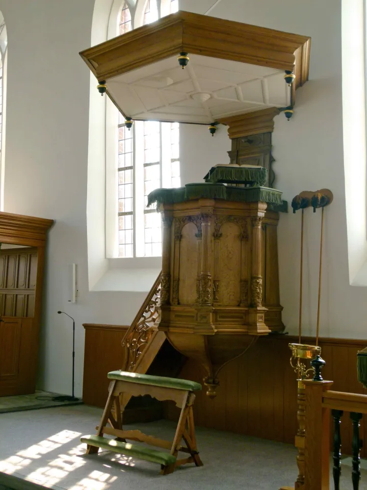 Pulpit at Michaelkerk, Metslawier