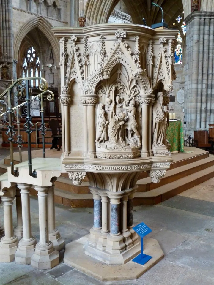 Preekstoel in Cathedral, Exeter